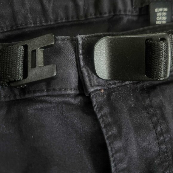H&M Men’s Black Loose-Fit Cargo Pants — 36x30 • Adjustable Strap Belt - Picture 4 of 7